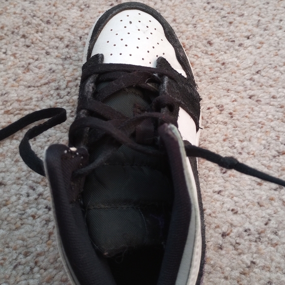 Air Jordan Kids Sneakers - Picture 5 of 11